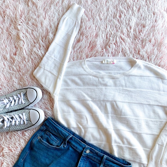 Vince Camuto Tops - ✨ Vince Camuto Knit Top